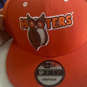 Hooters Chase Elliot racing hat